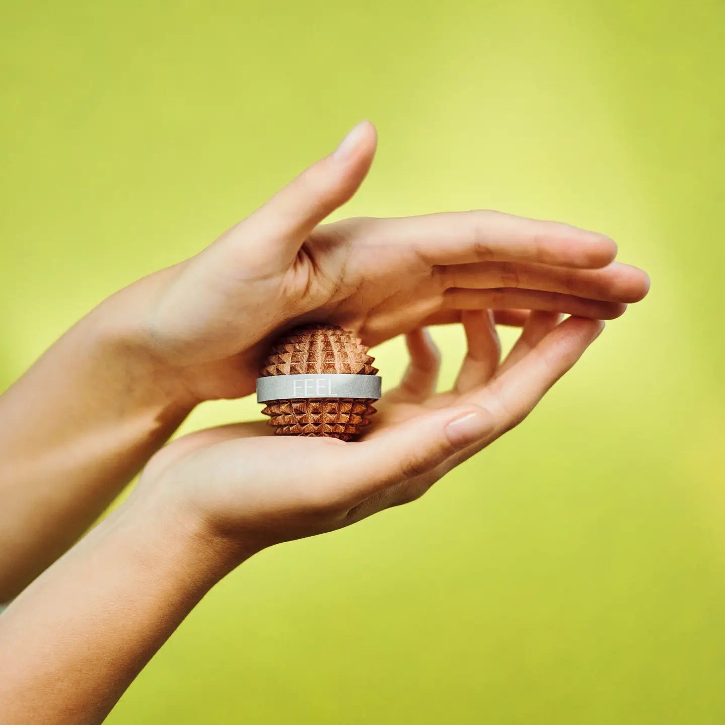 Sfera per digitopressione in legno di cedro