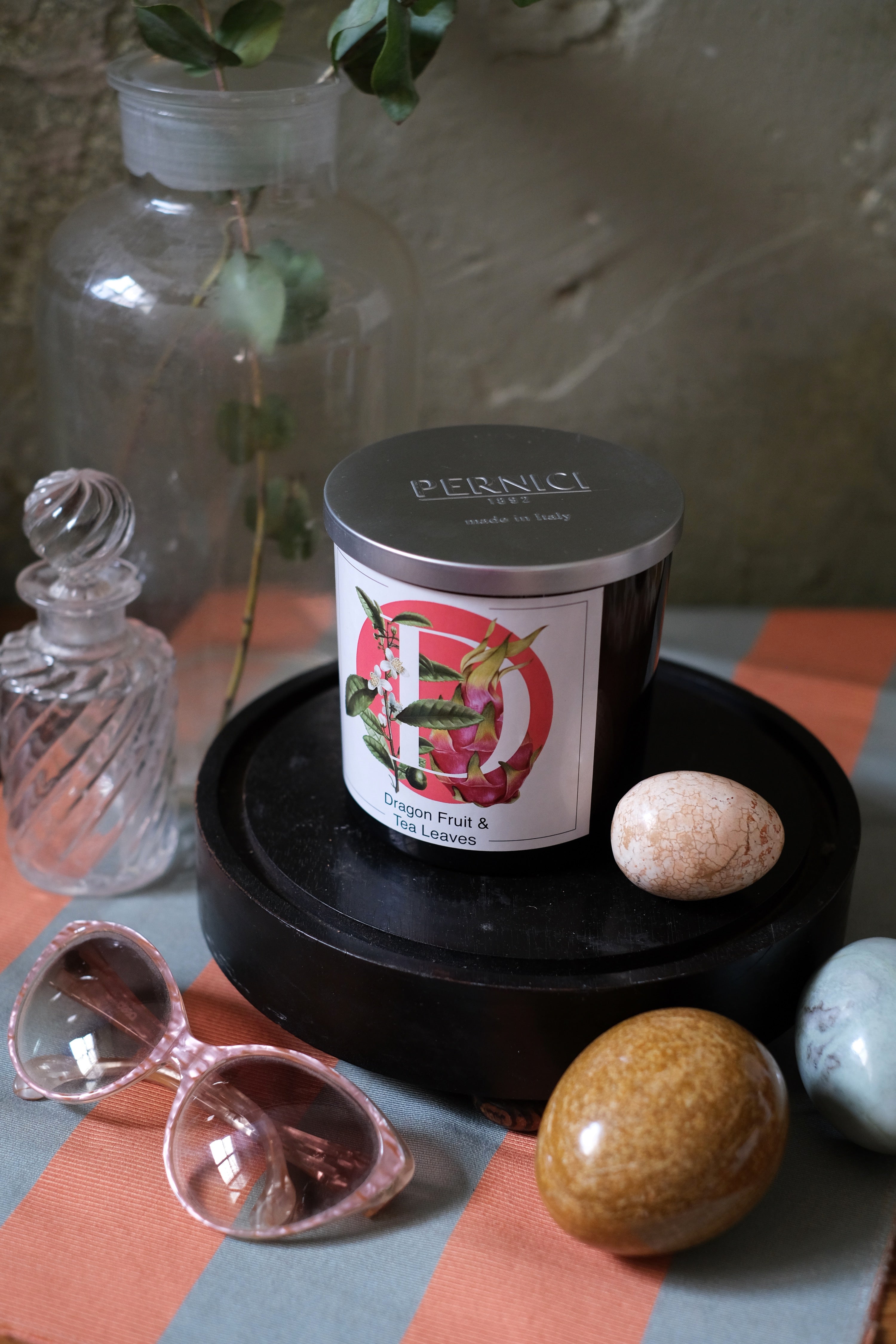 Candela Dragon Fruit & Tea Leaves