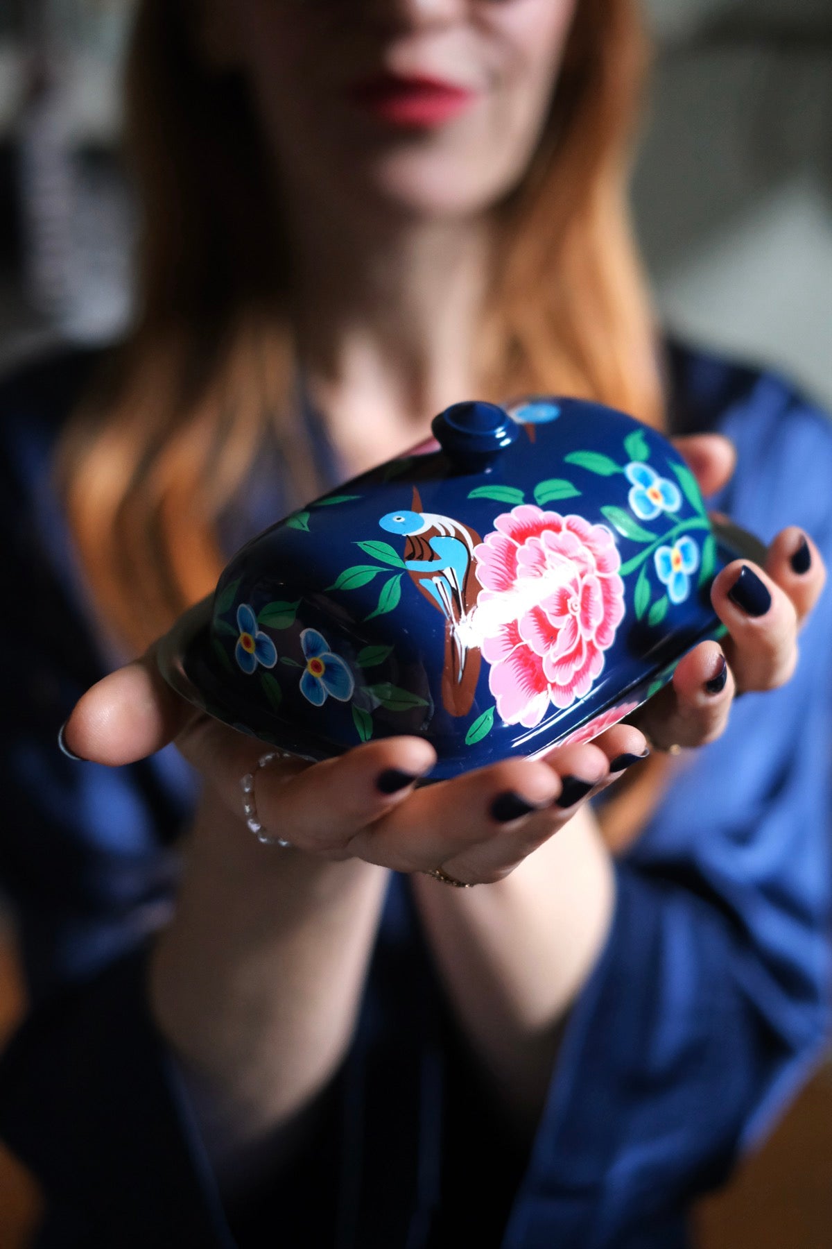 Burriera Oaxaca blu marino con motivo floreale