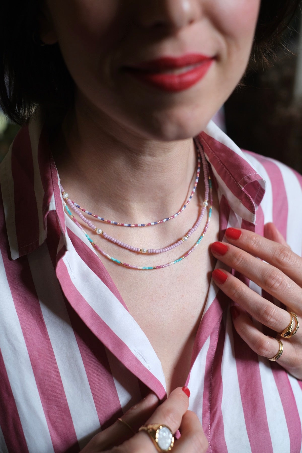 Collana flow blu scuro rosa bianco nude