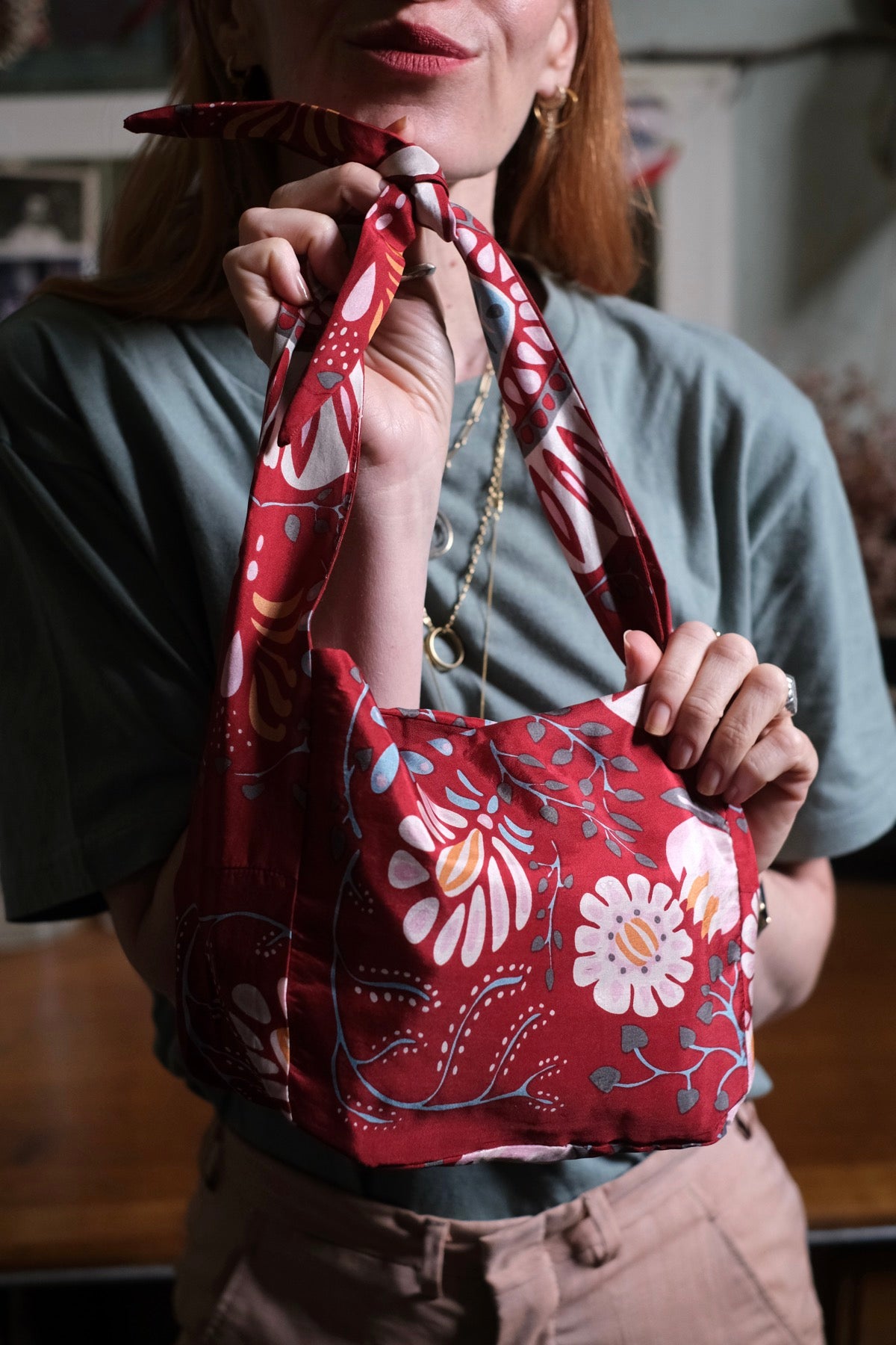 Borsa Bobby Bag in seta Marushka rossa