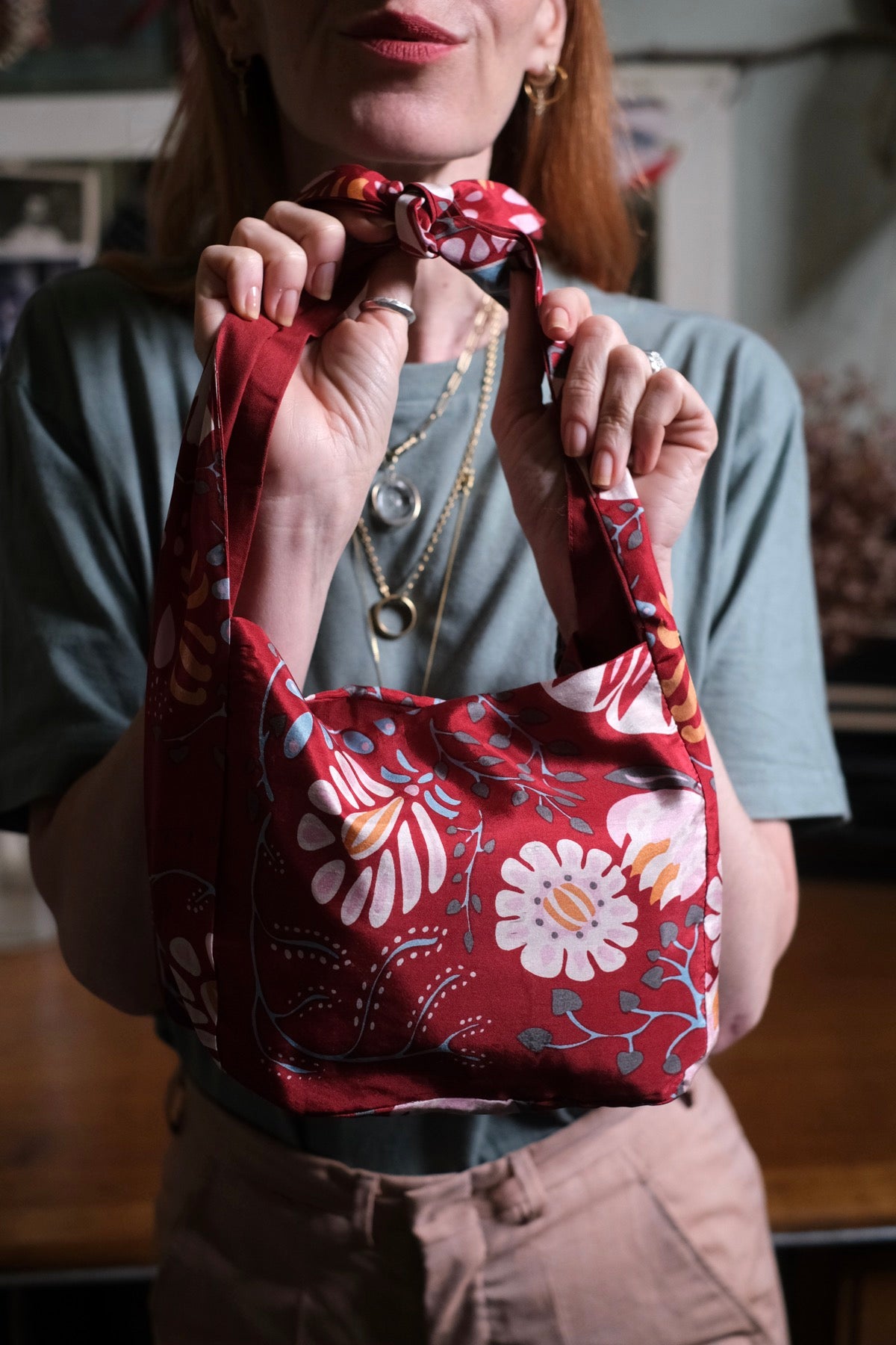 Borsa Bobby Bag in seta Marushka rossa