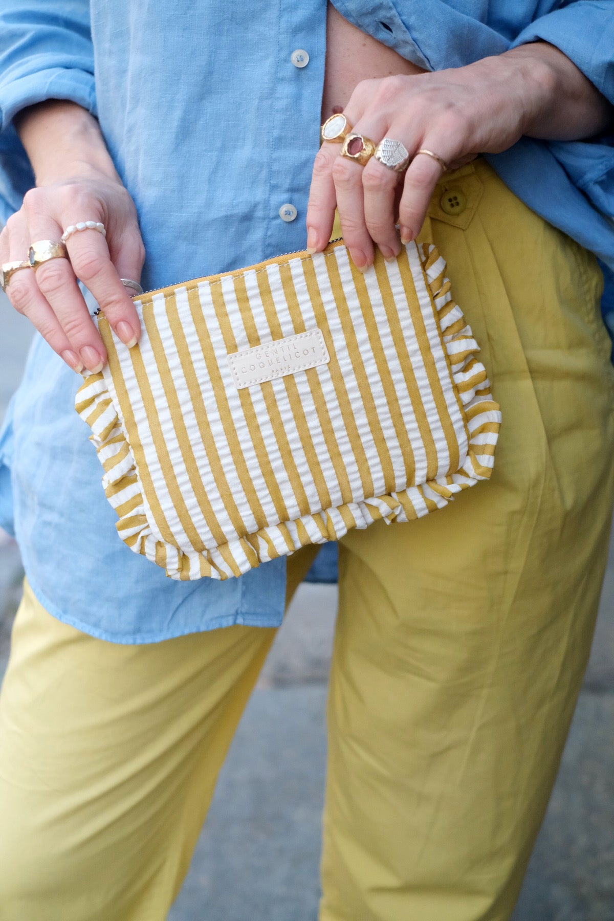 Pochette con balzette Gialla