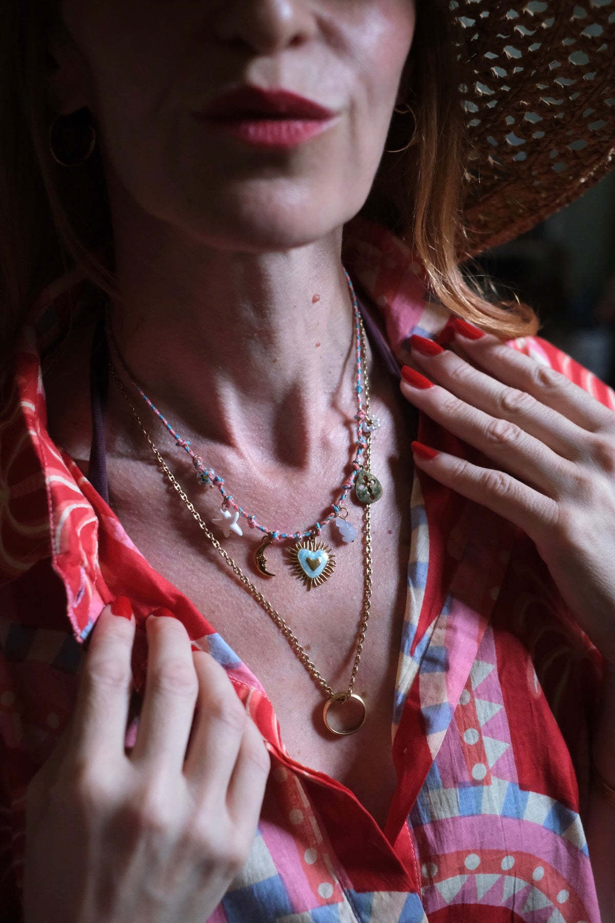 Collana ciondoli d'estate azzurra e rosa