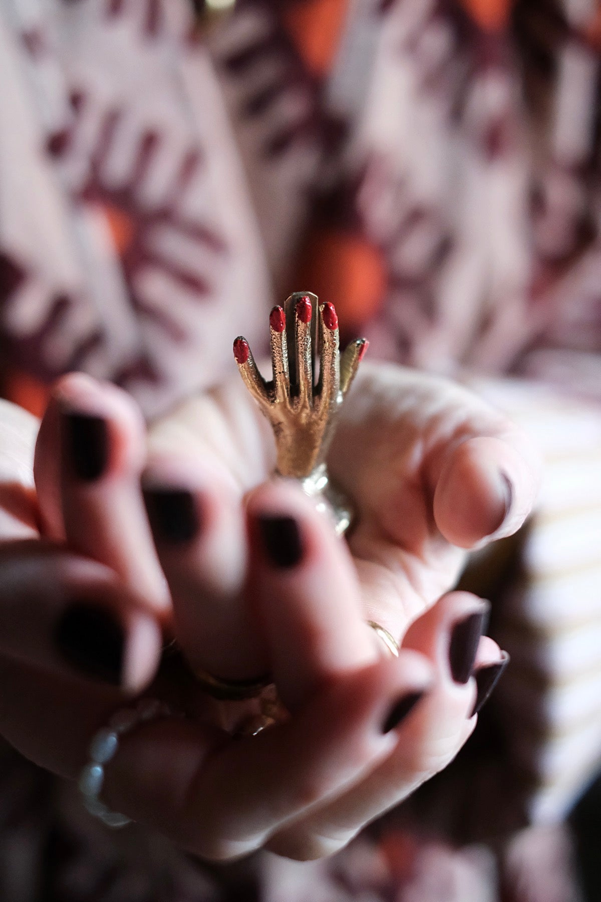 Jana Hand Card Holder