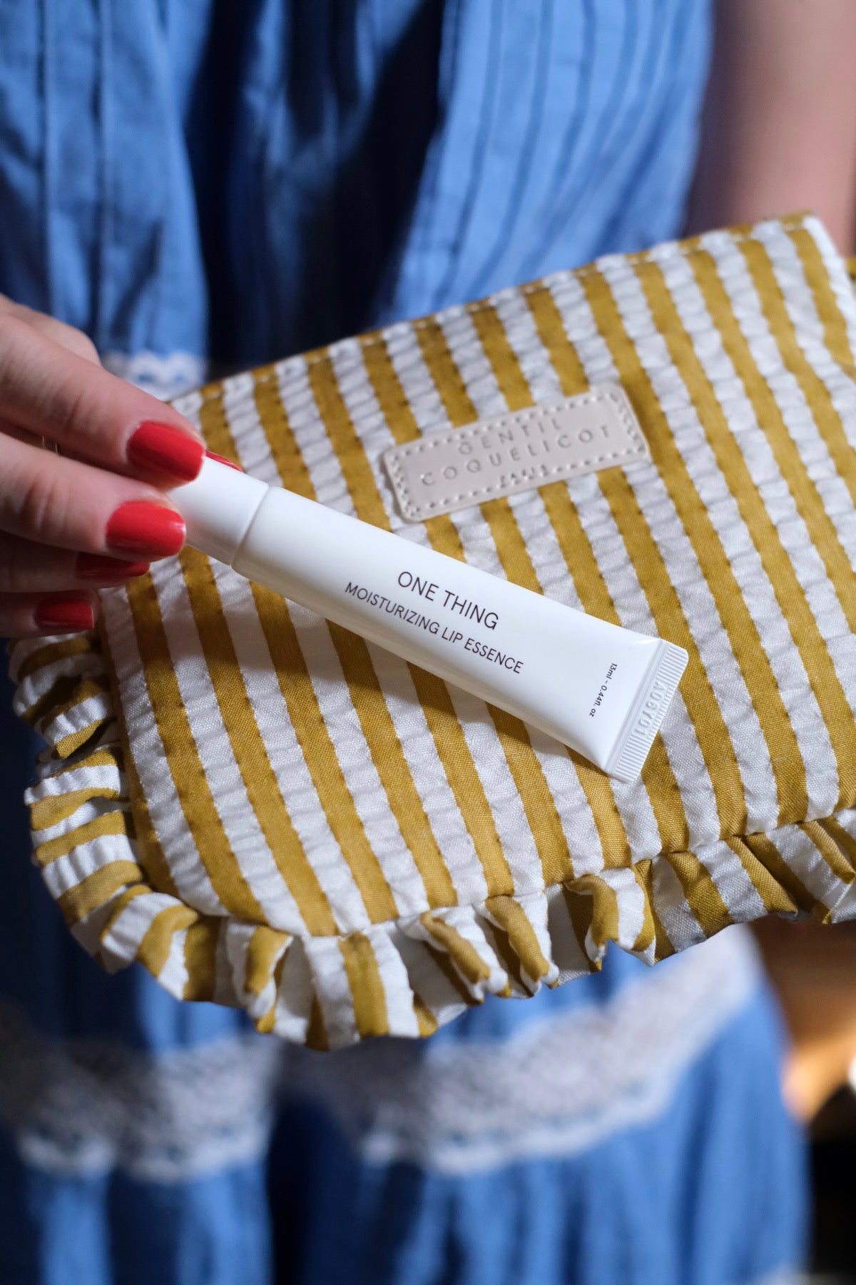Moisturizing Lip Essence