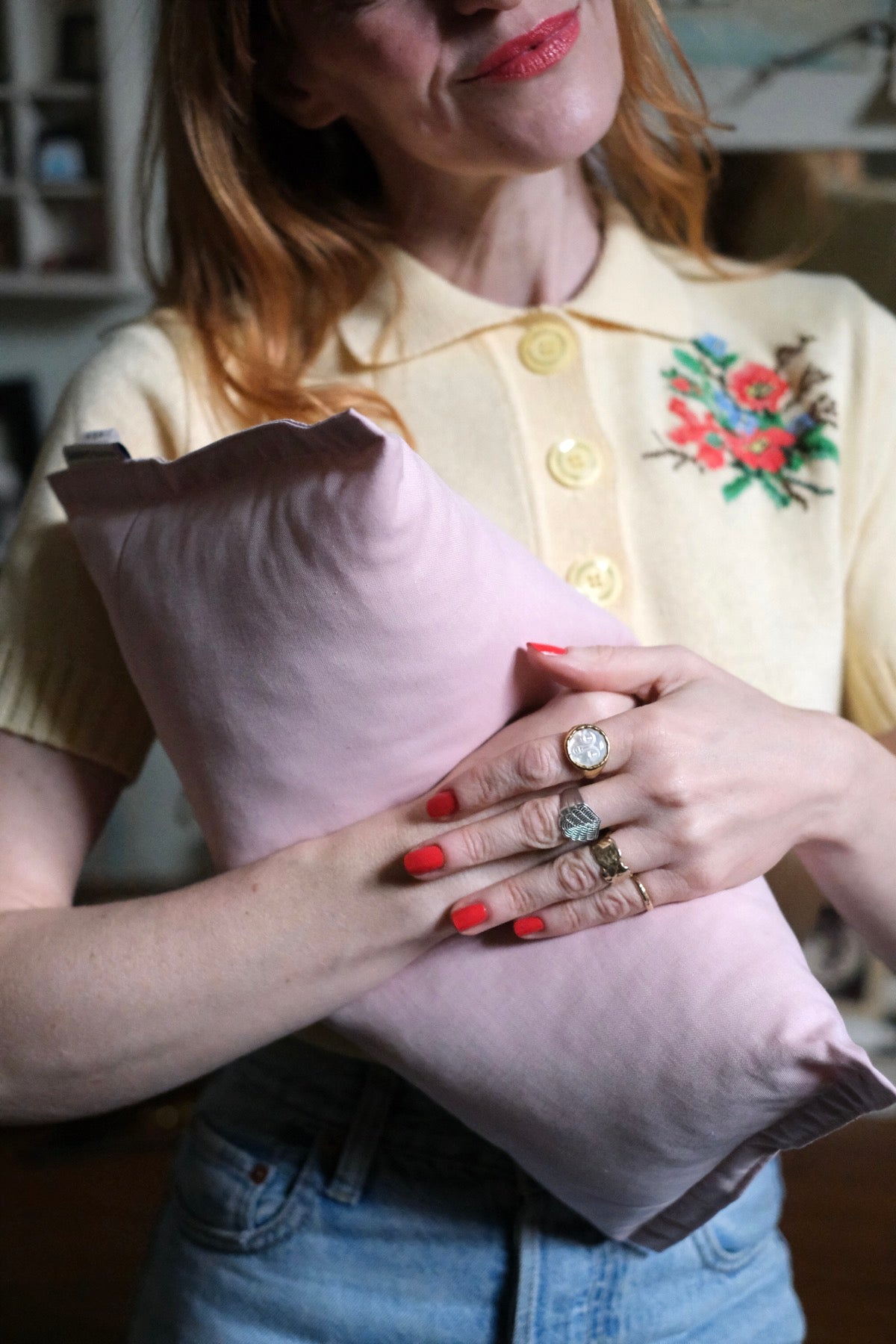 SALVADOR CUSCINO da lettura Rosa