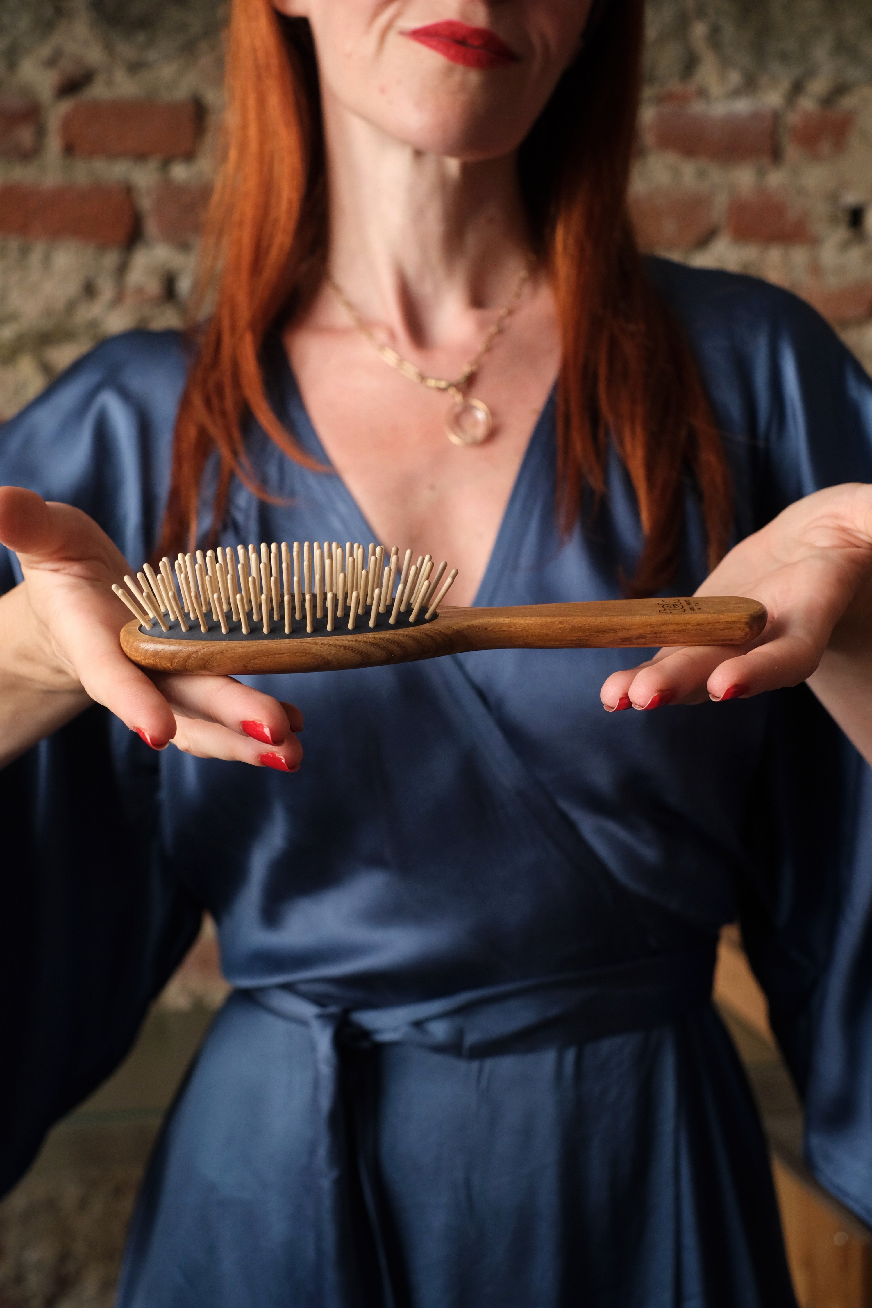 Spazzola Ovale grande con dente corto