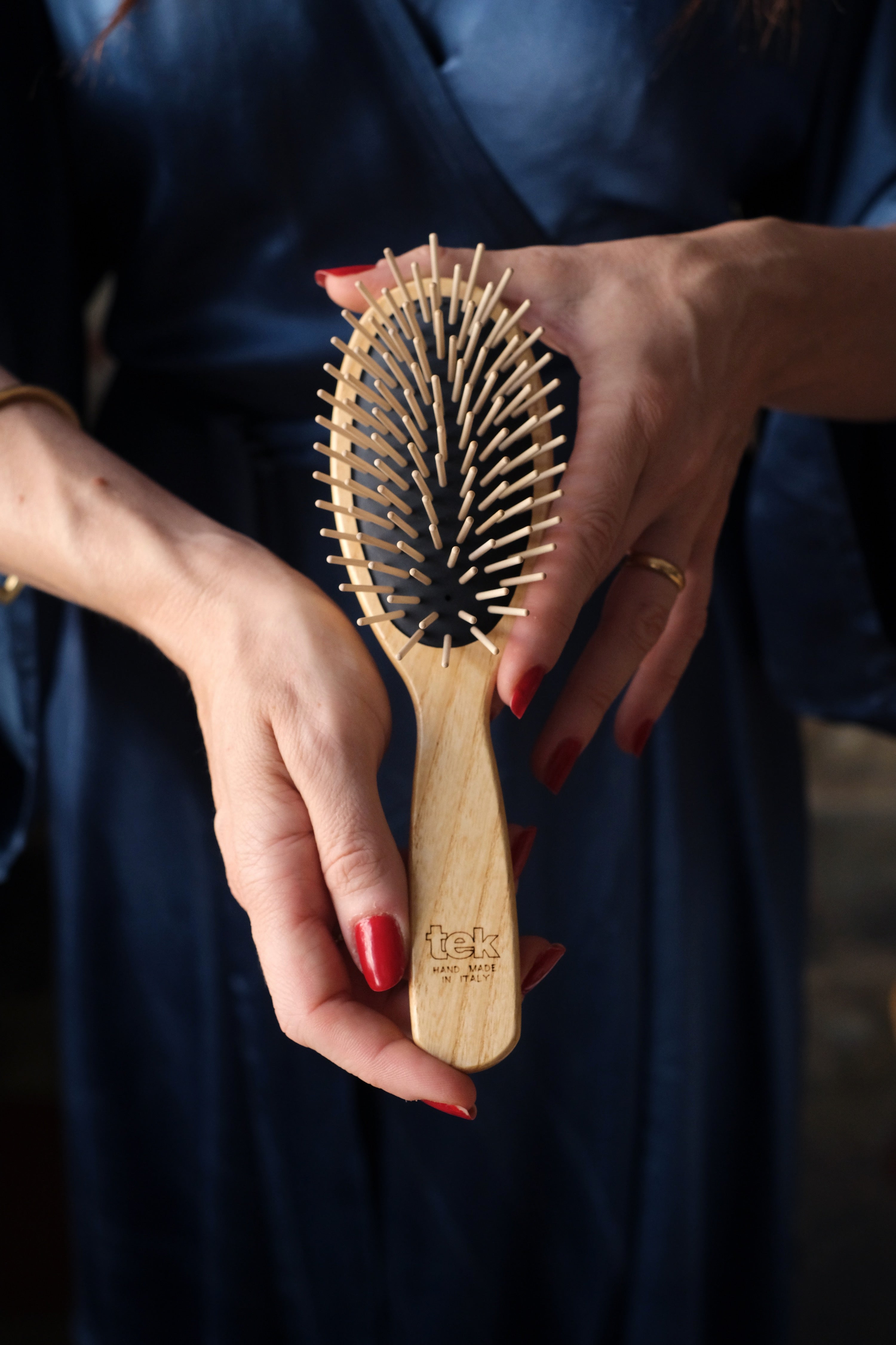 Spazzola Ovale grande con dente Lungo