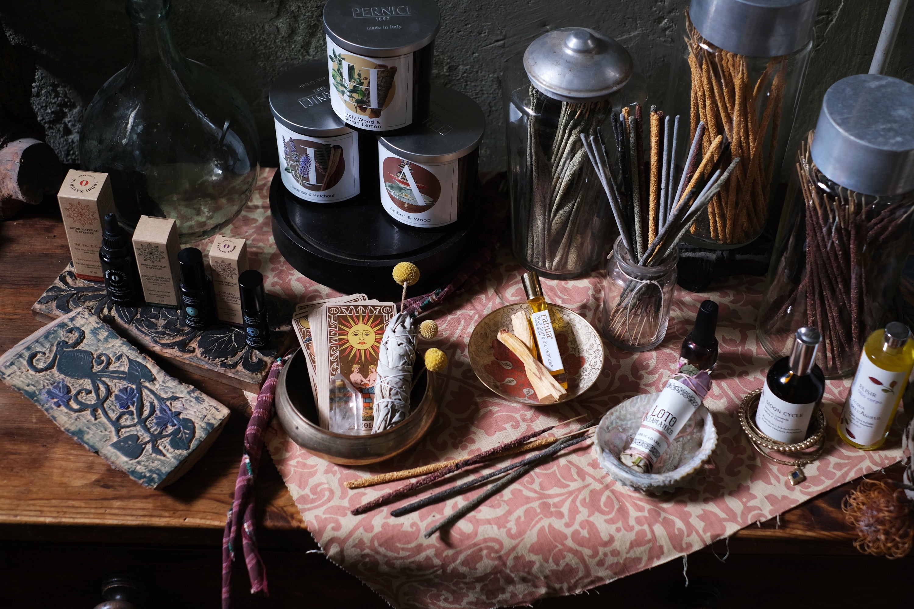 Palosanto, smudge, incensi, acque sciamaniche, resine