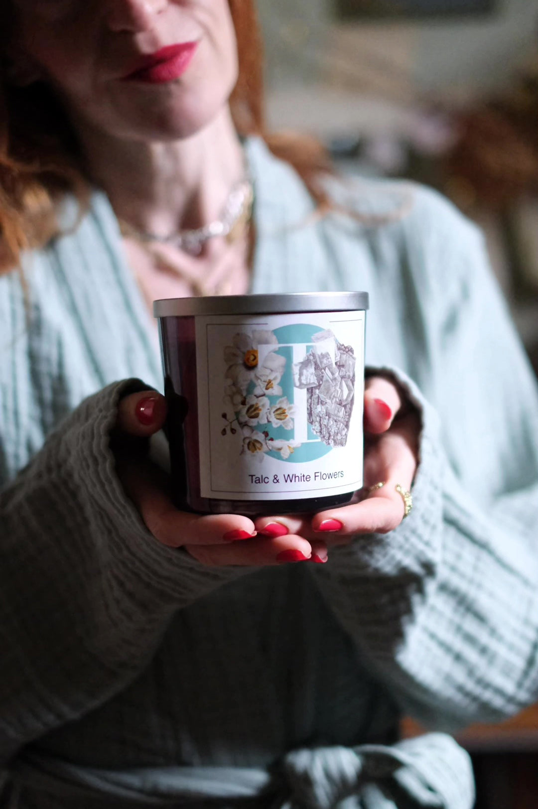 Candela Talc & White Flowers