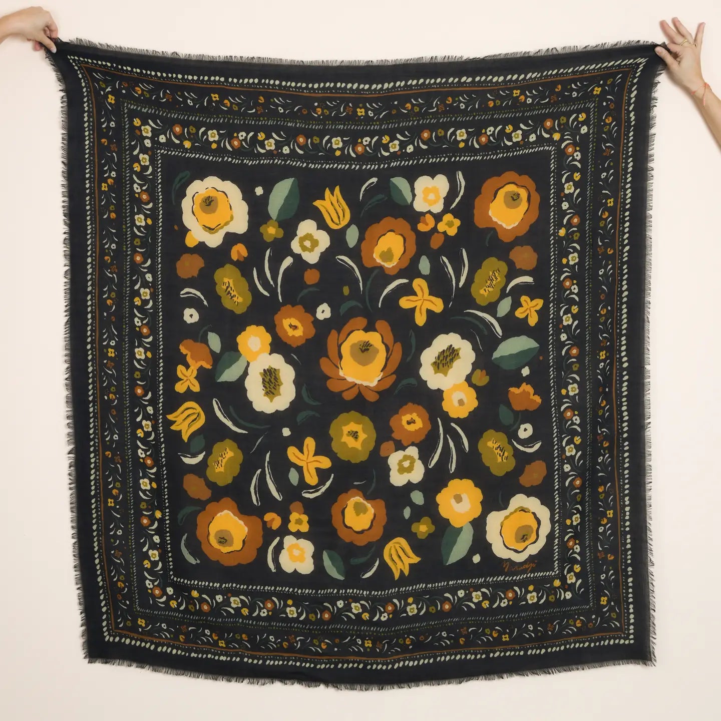 Scialle IN LANA E SETA BALKANS nero