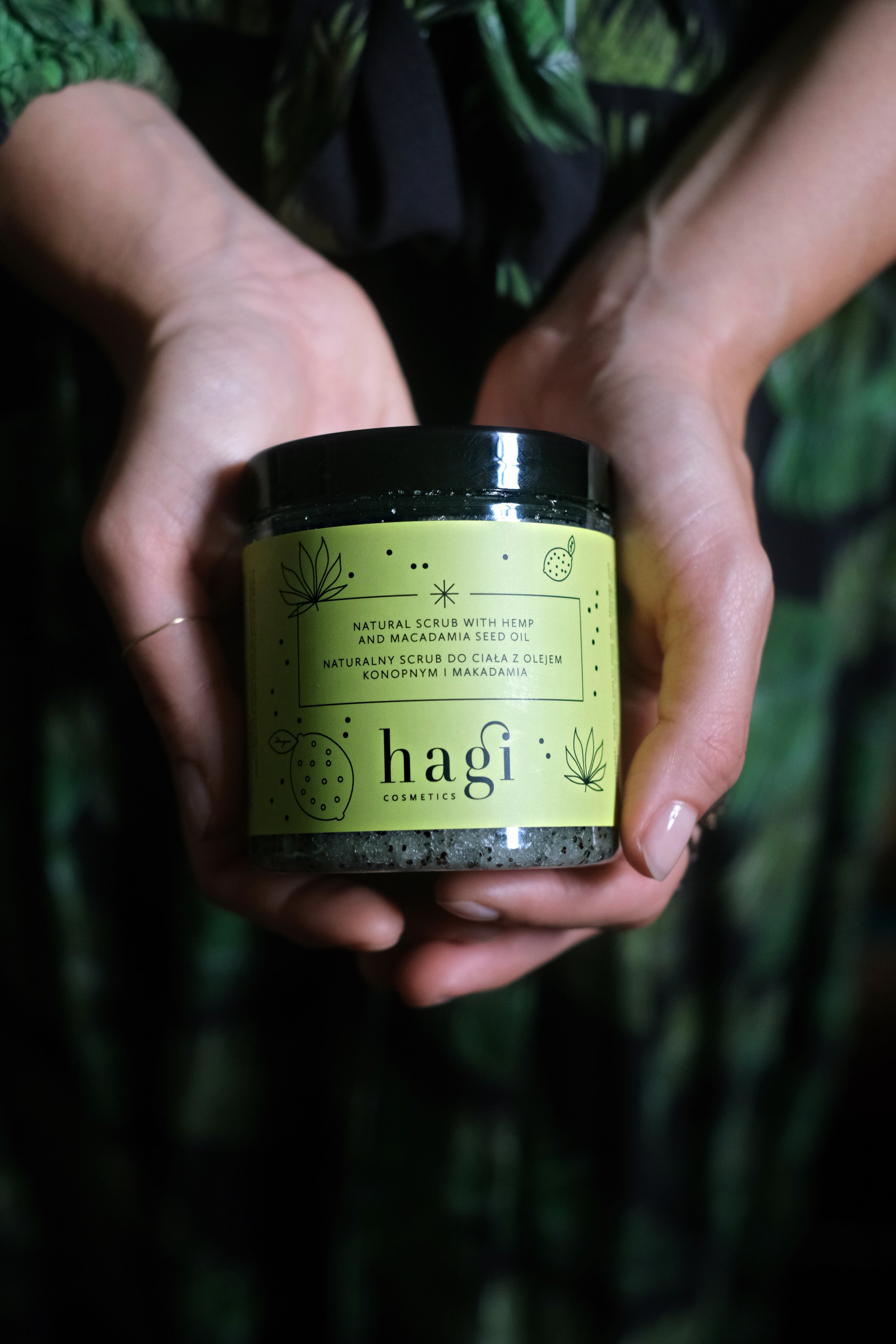Scrub corpo all'olio di Canapa