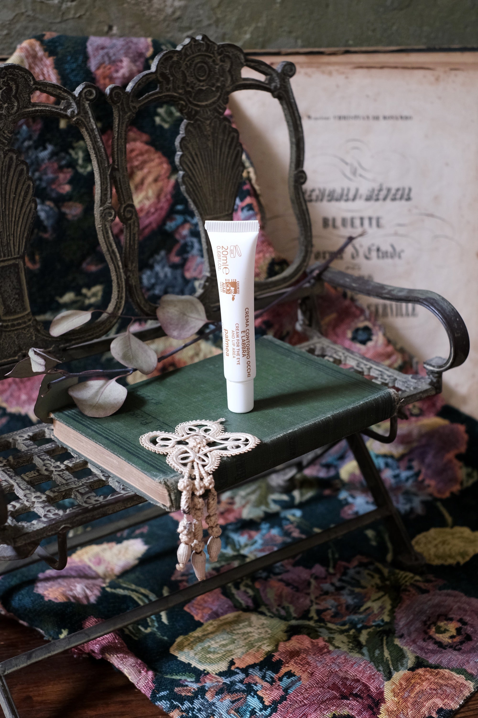 CREMA CONTORNO OCCHI E LABBRA