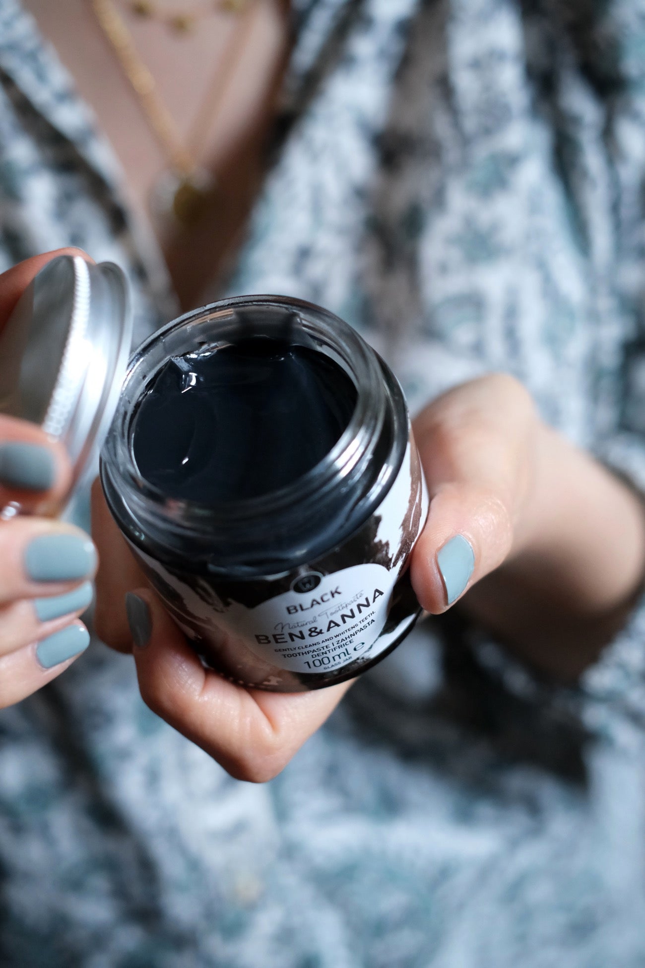 Pasta Dentifricia Black al Carbone attivo