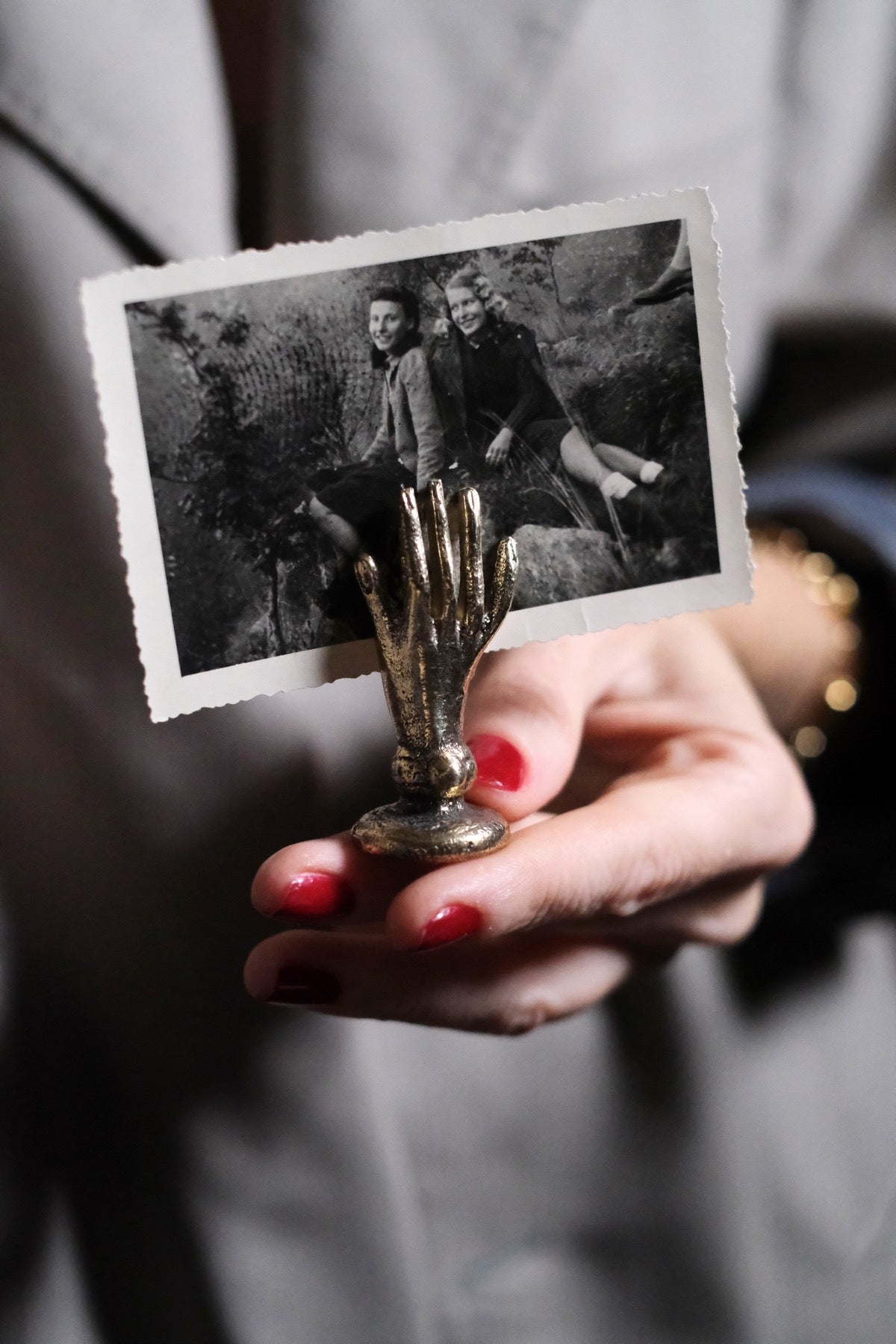 Jana Hand Card Holder