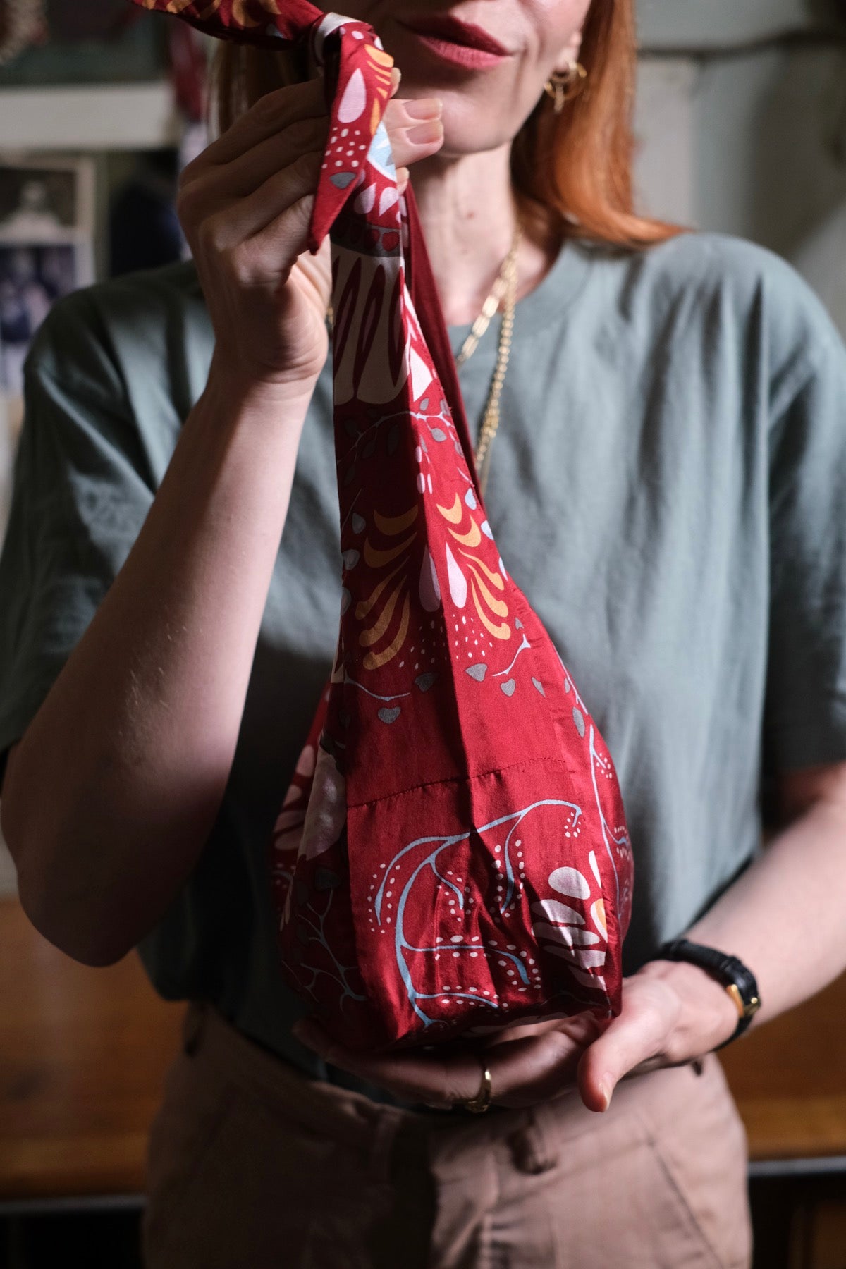 Borsa Bobby Bag in seta Marushka rossa
