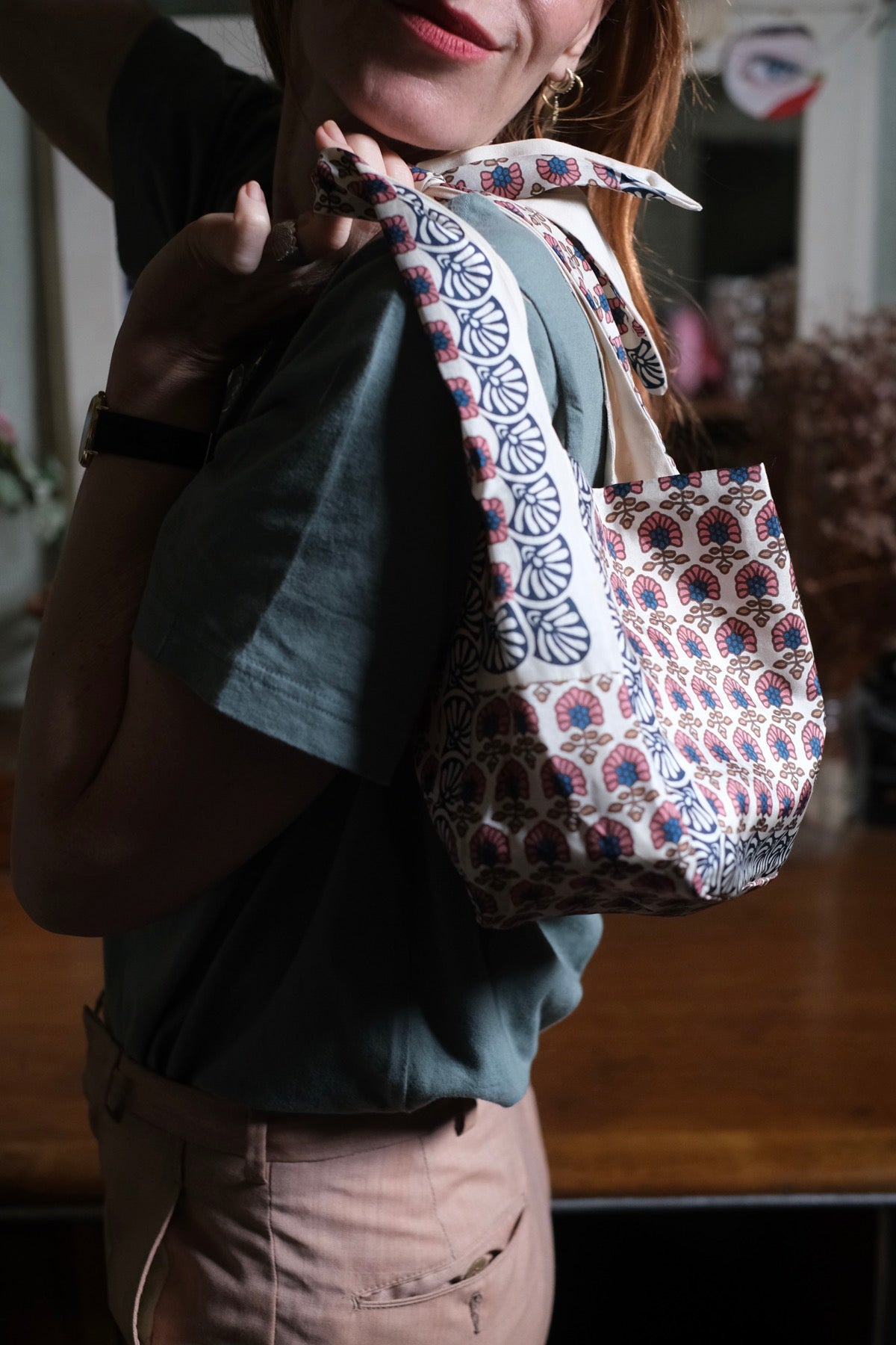Borsa Bobby Bag in seta rosa e blu Pondicherry