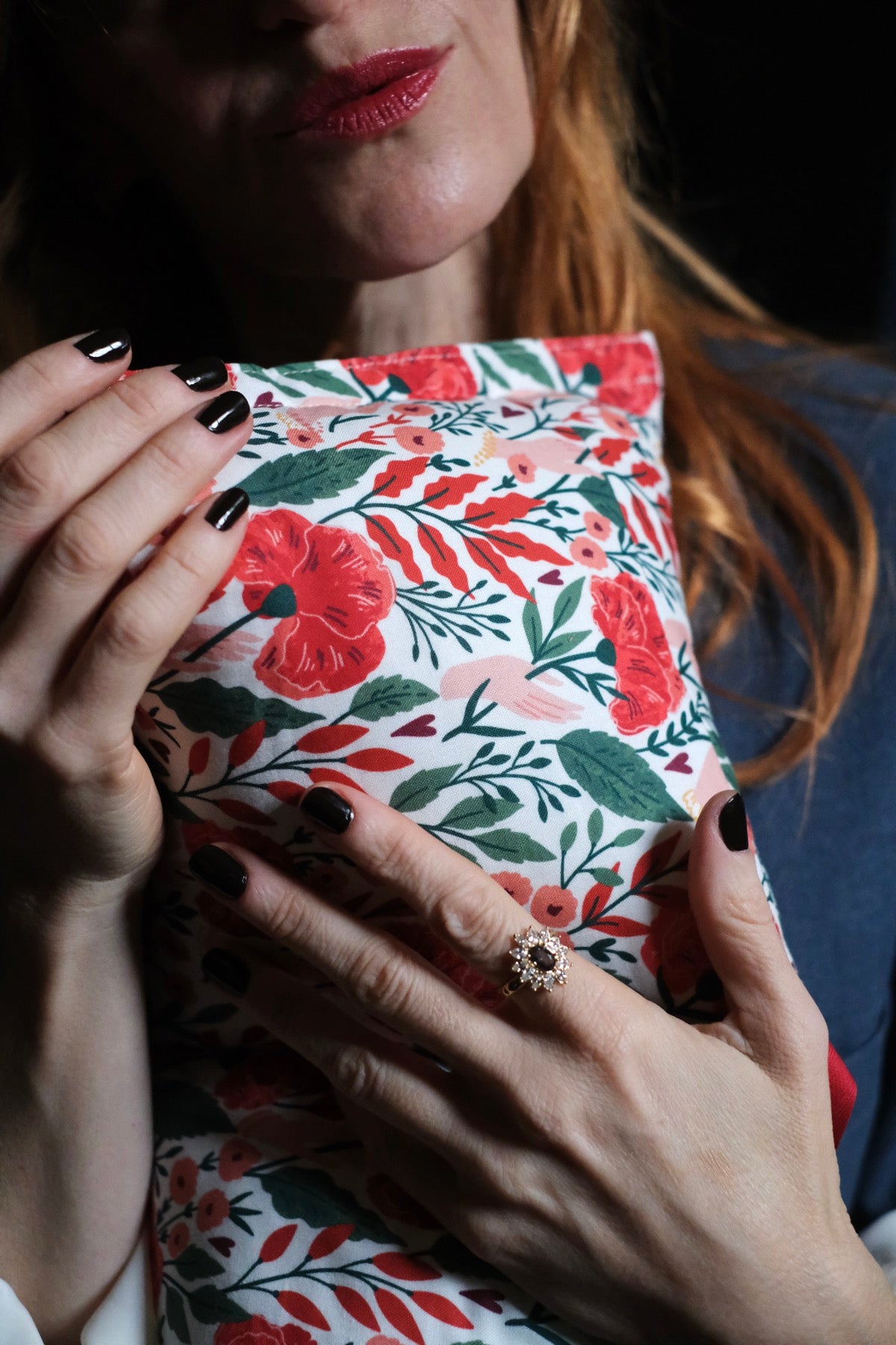 SALVADOR CUSCINO da lettura Poppy