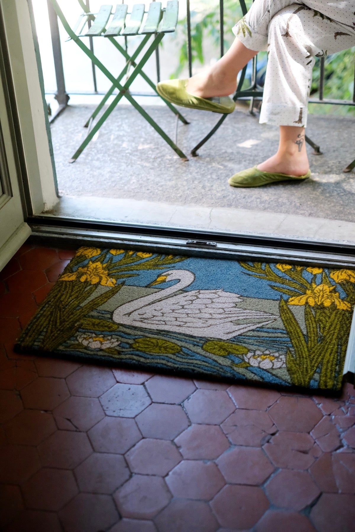 Zerbino in fibra di cocco "Cigno e Iris"