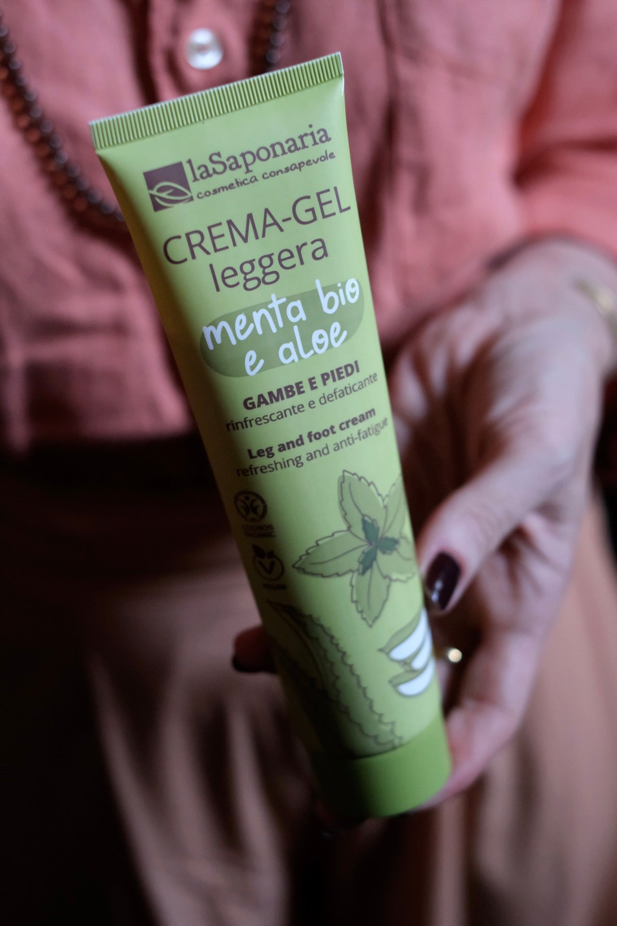 Leggera CremaGel defaticante gambe e piedi rinfrescante