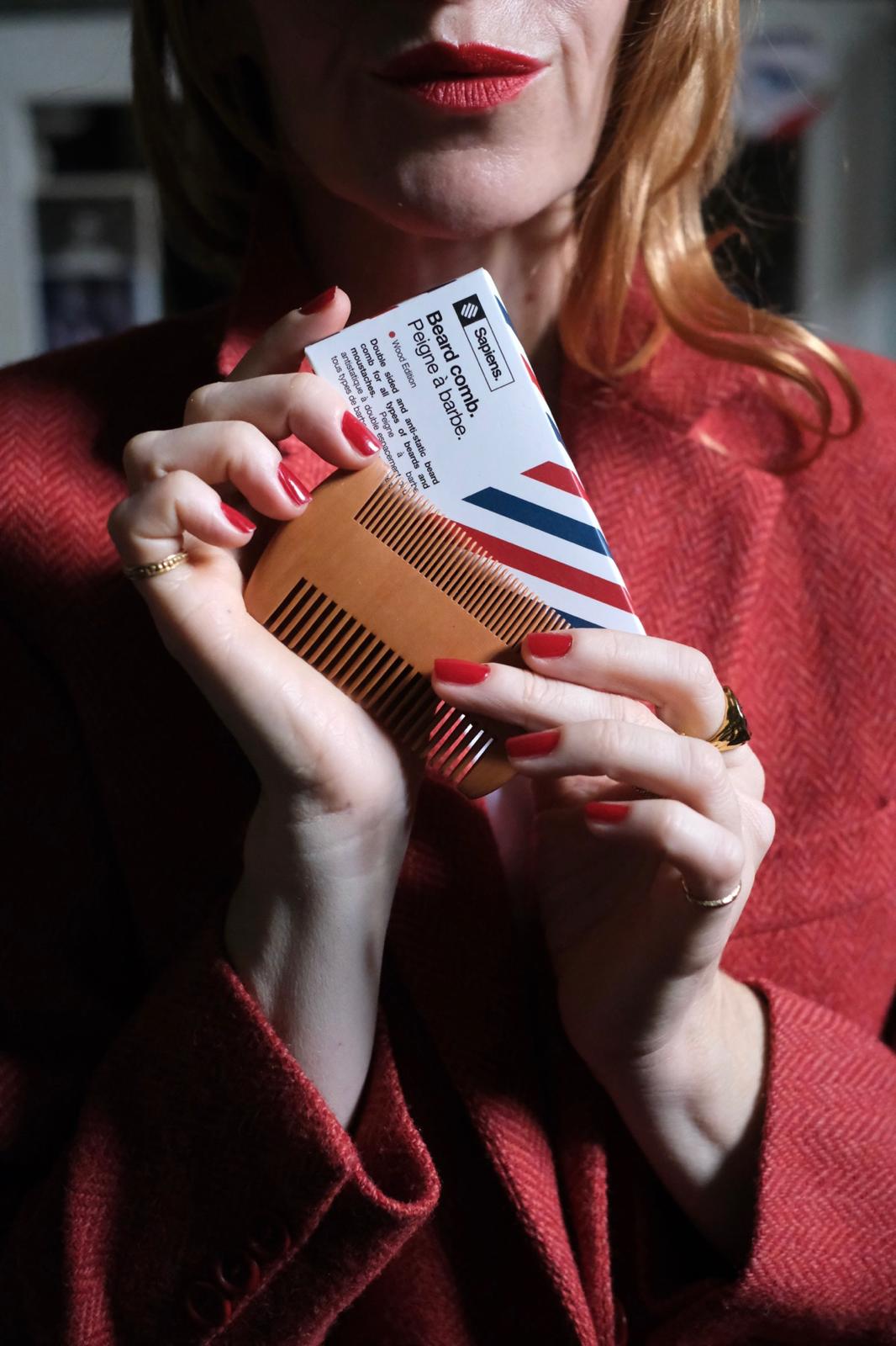 Beard comb
