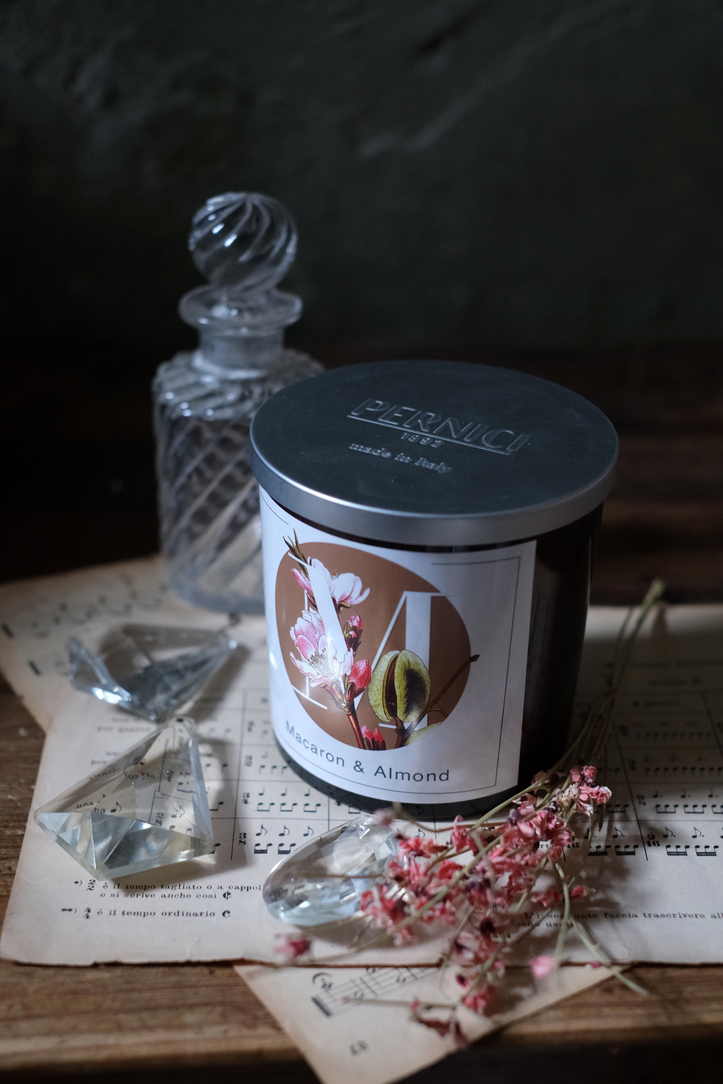 Candela Macaron & Almond