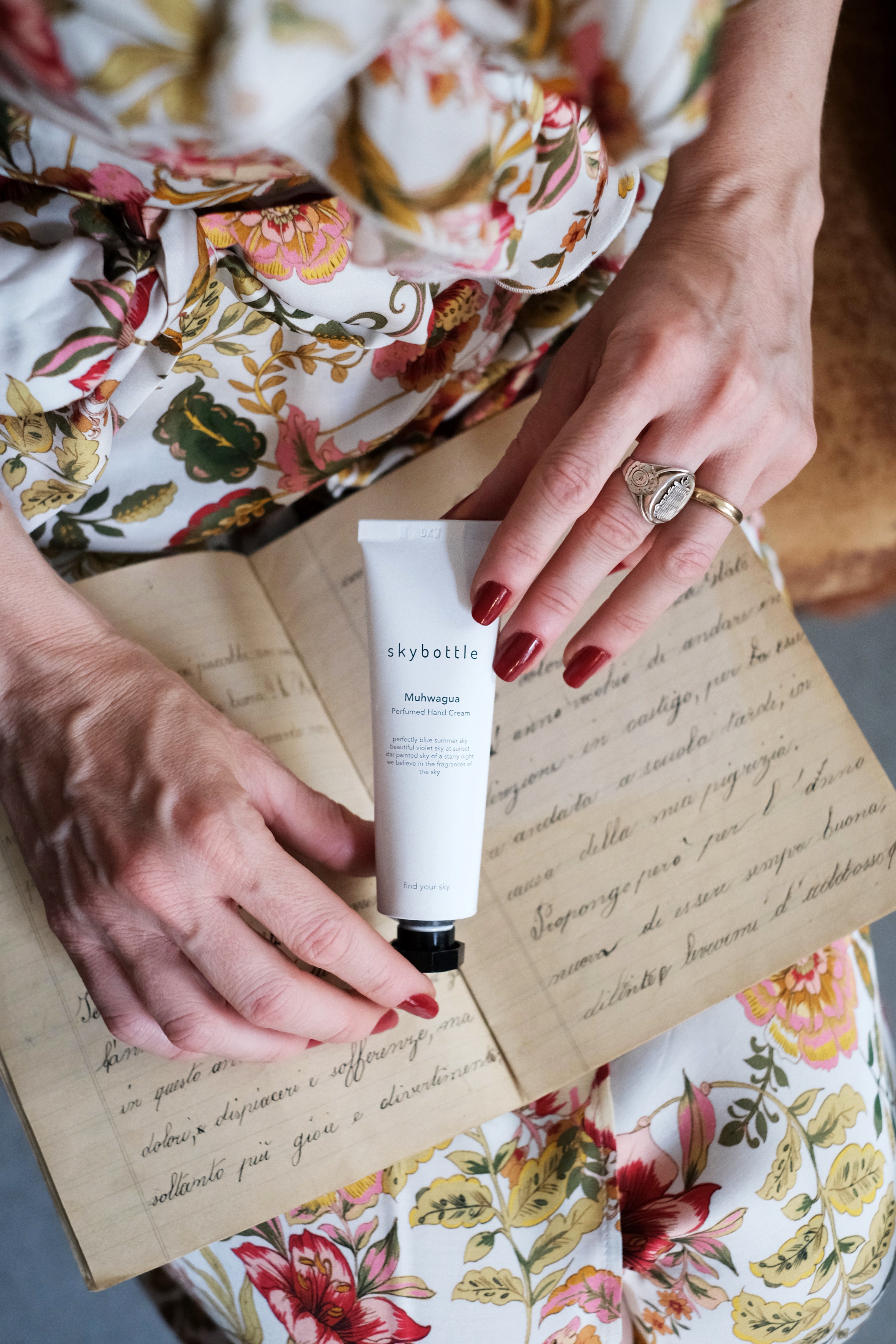 Muhwagua Perfumed Hand Cream